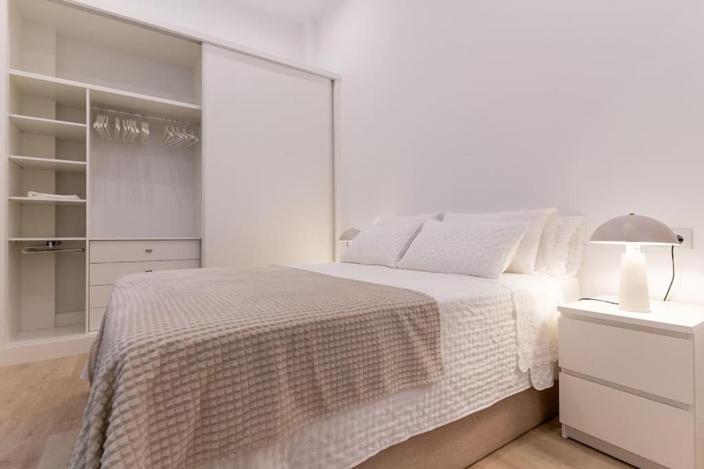 Apartamento Nuevo En El Centro De Елче Екстериор снимка